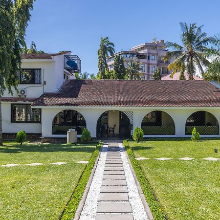 Makaazi Nyali Hotel Момбаса Екстериор снимка