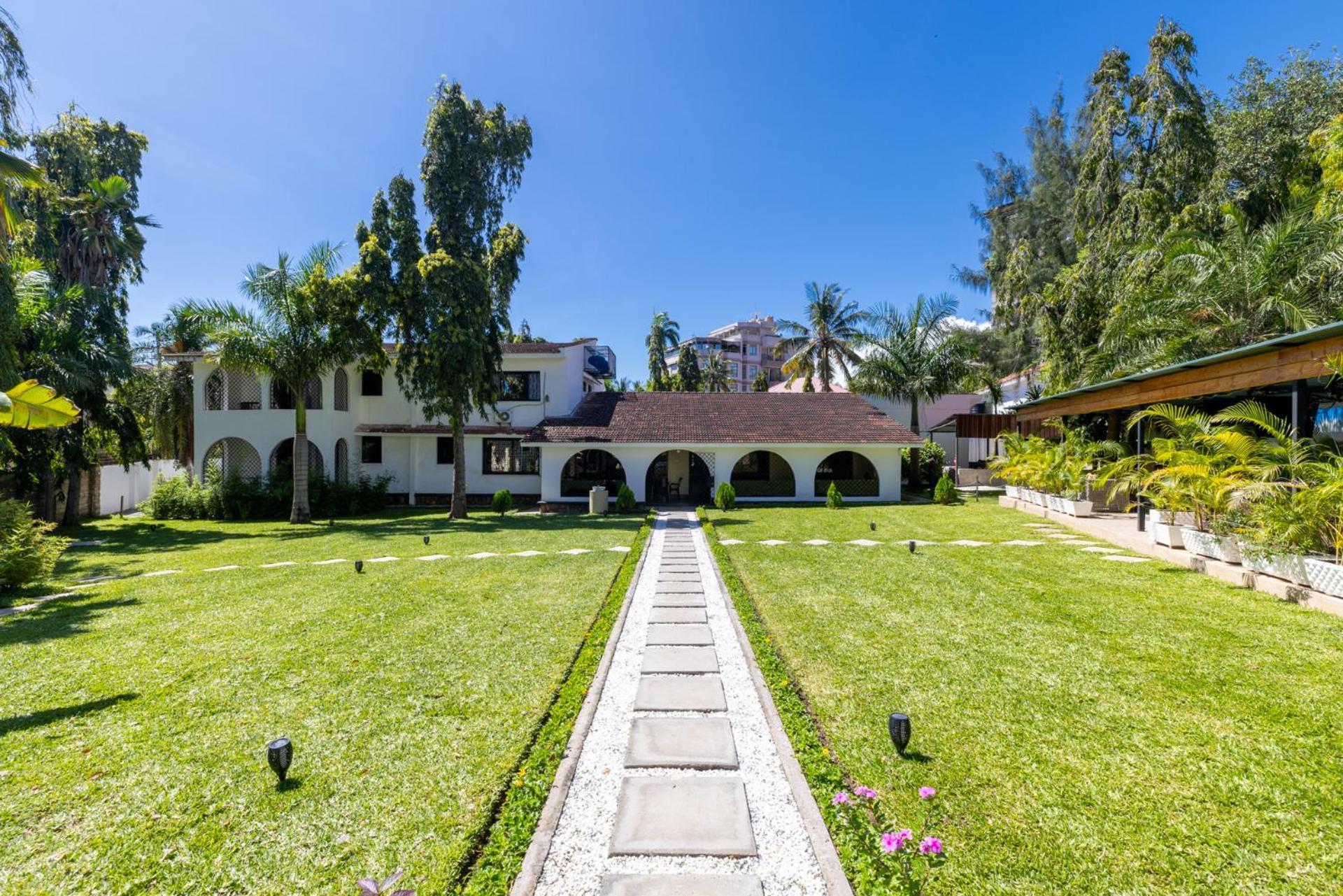 Makaazi Nyali Hotel Момбаса Екстериор снимка