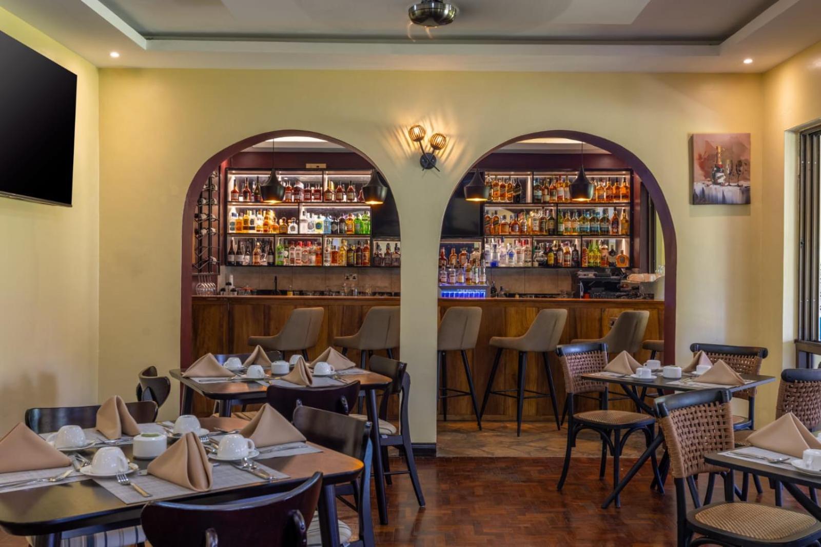 Makaazi Nyali Hotel Момбаса Екстериор снимка