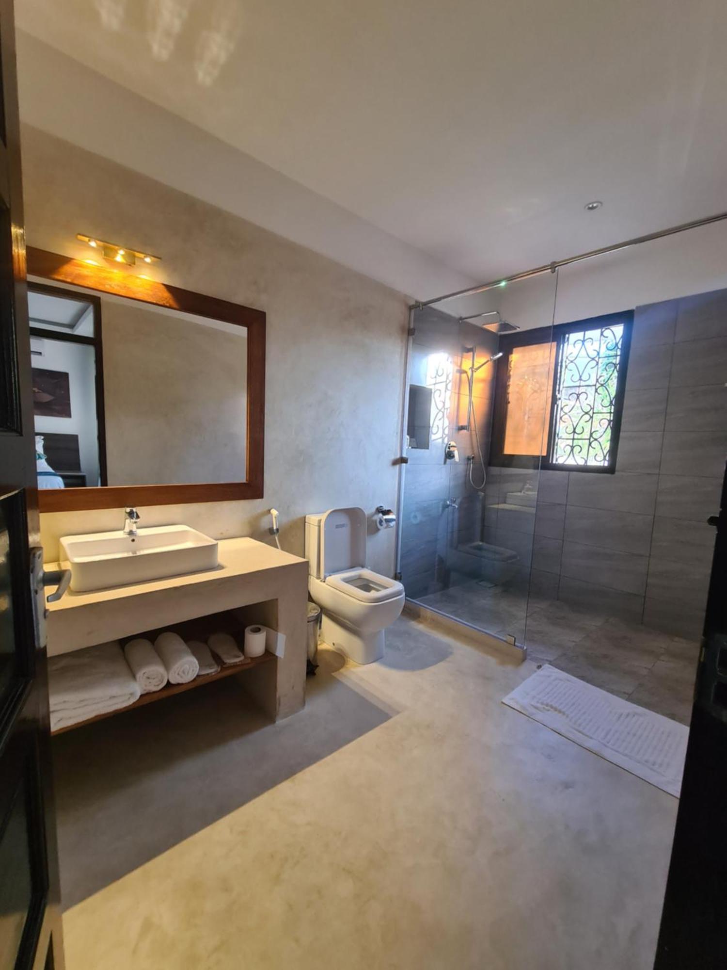 Makaazi Nyali Hotel Момбаса Екстериор снимка